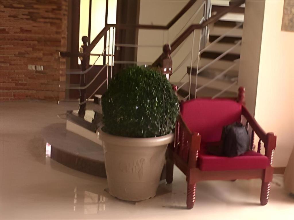 Regal Plaza Hotel Nabua Eksteriør bilde