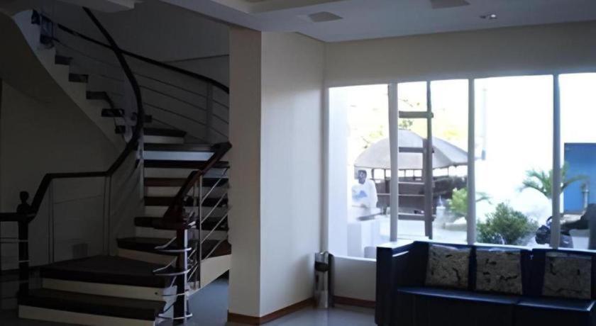 Regal Plaza Hotel Nabua Eksteriør bilde